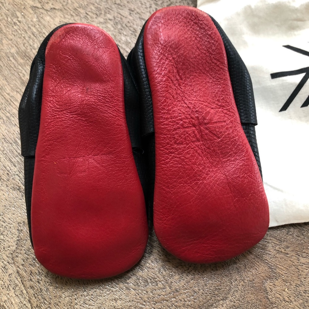 Fresh Picked Crib Shoes Soft Leather Black  6 - Picture 4 of 6